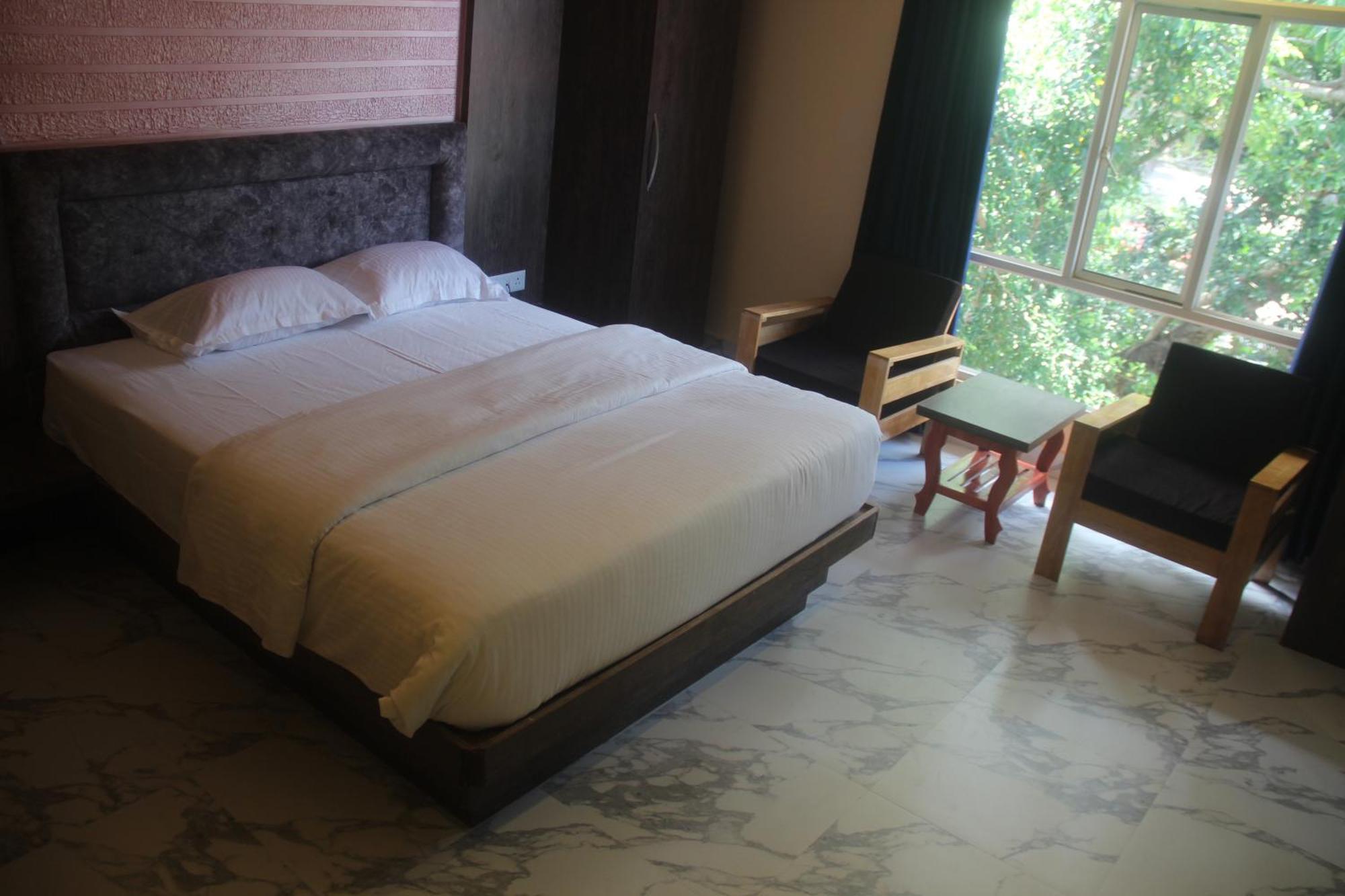 Hotel Serene Palace Port Blair Esterno foto
