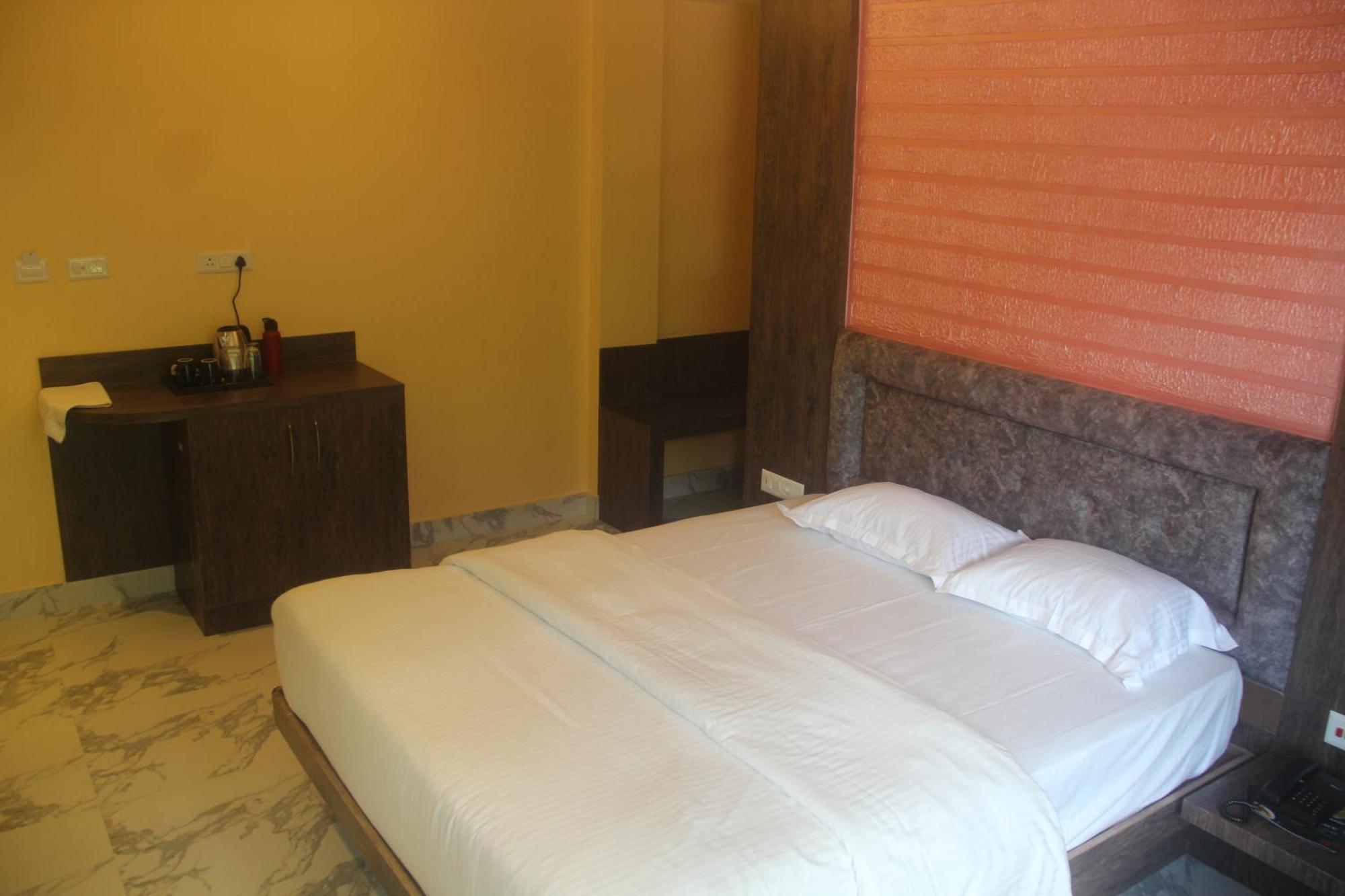 Hotel Serene Palace Port Blair Esterno foto
