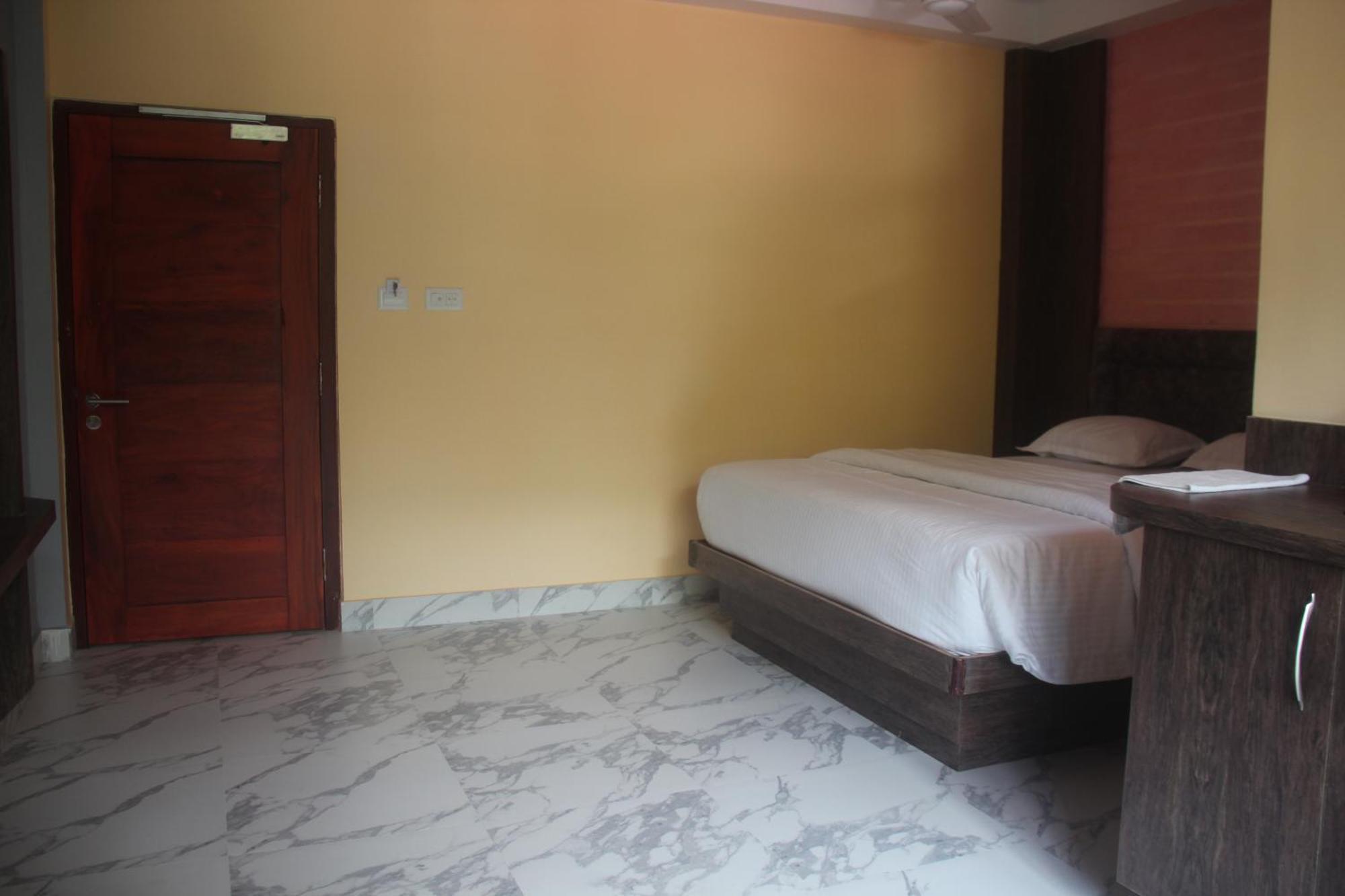 Hotel Serene Palace Port Blair Esterno foto