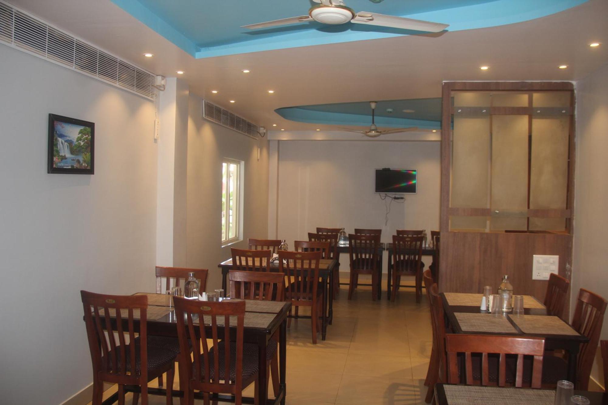 Hotel Serene Palace Port Blair Esterno foto