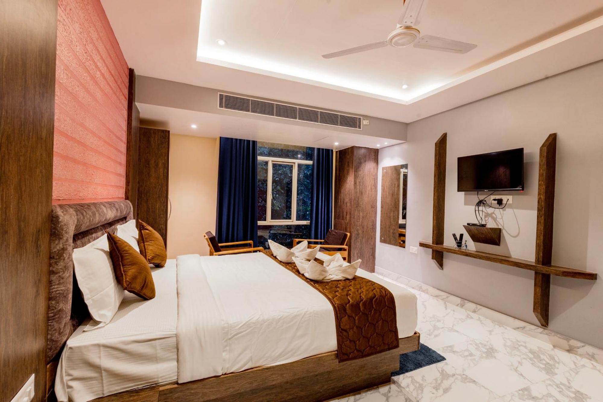 Hotel Serene Palace Port Blair Esterno foto