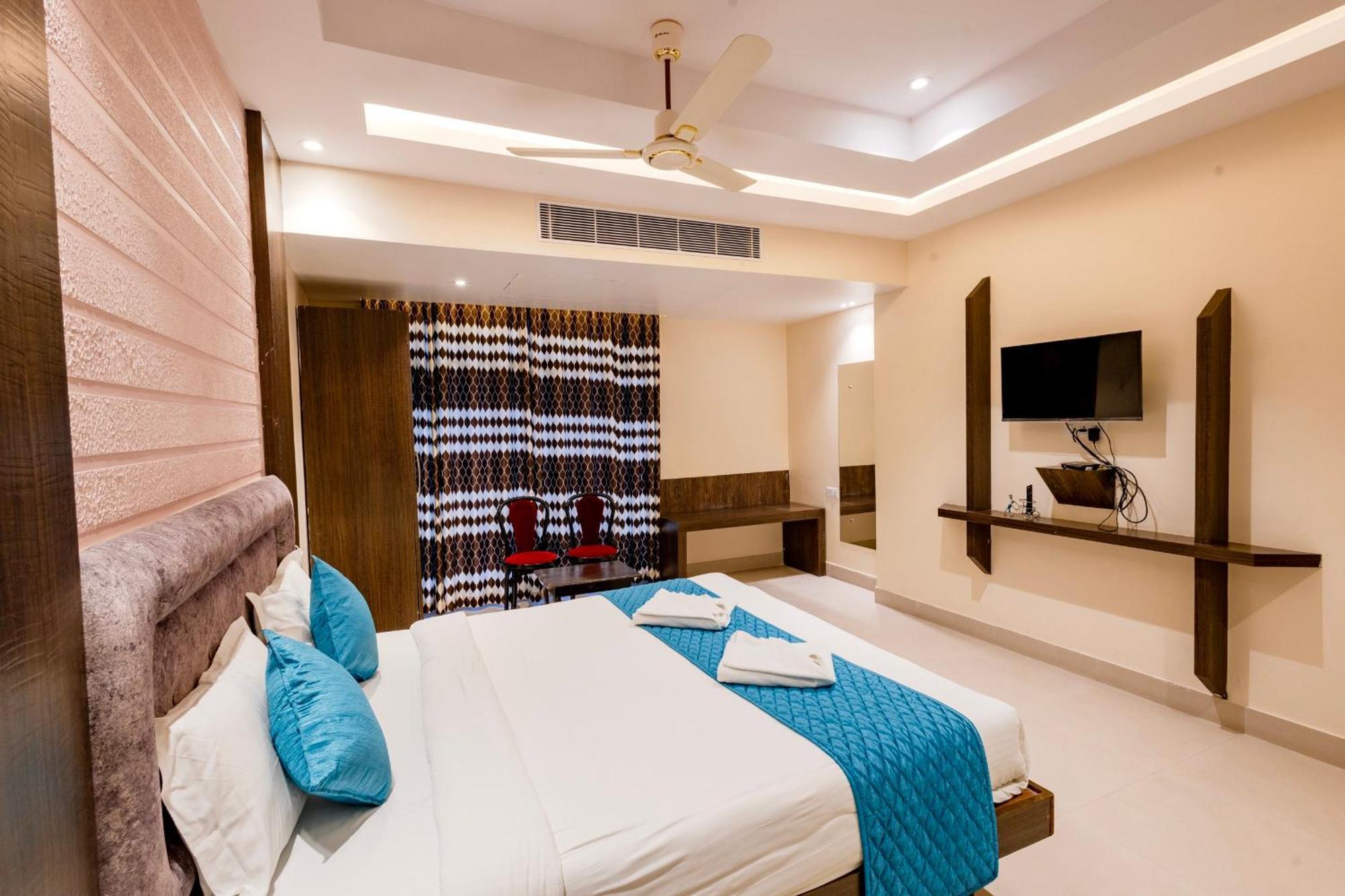 Hotel Serene Palace Port Blair Esterno foto