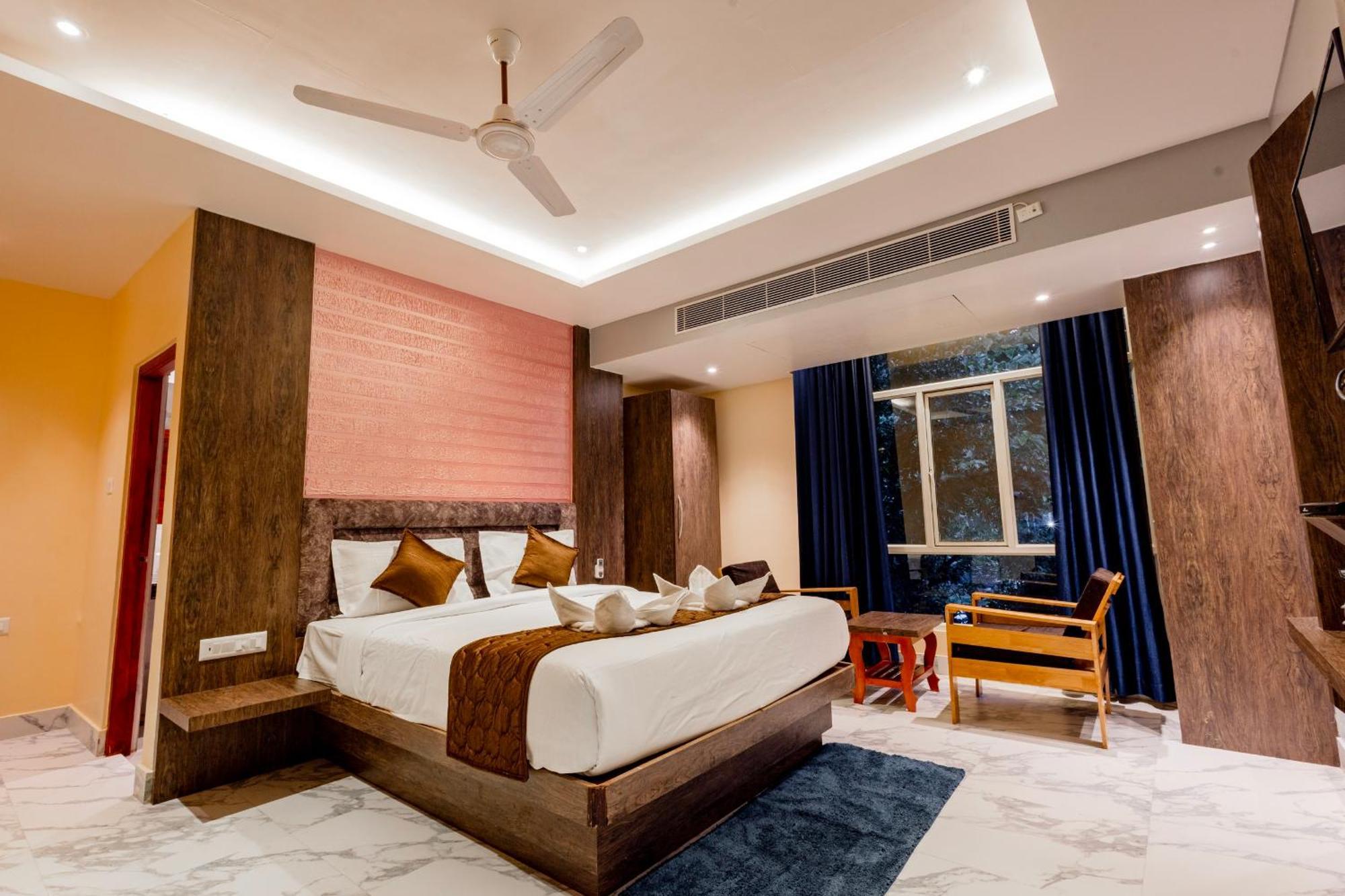 Hotel Serene Palace Port Blair Esterno foto
