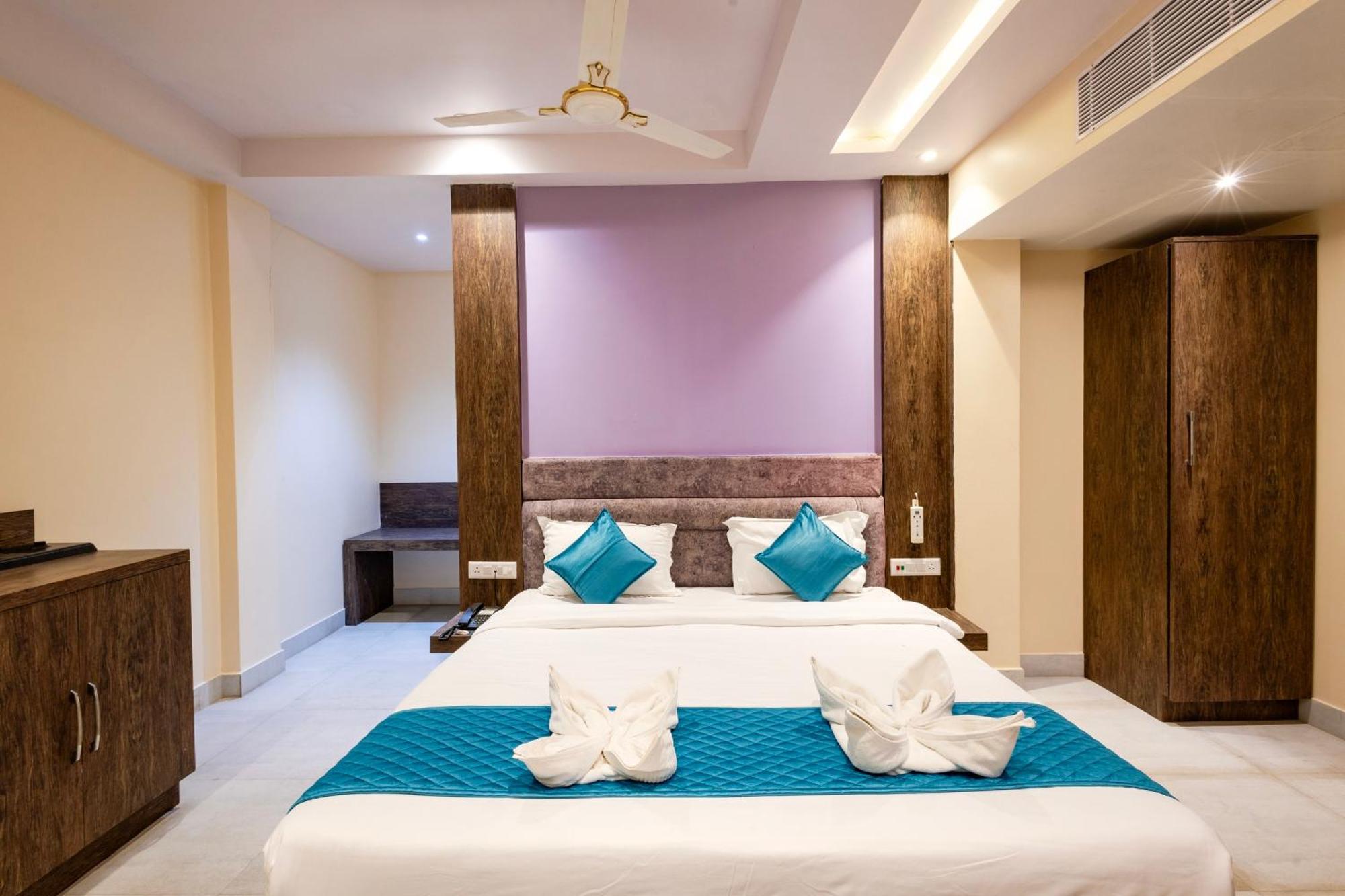 Hotel Serene Palace Port Blair Esterno foto