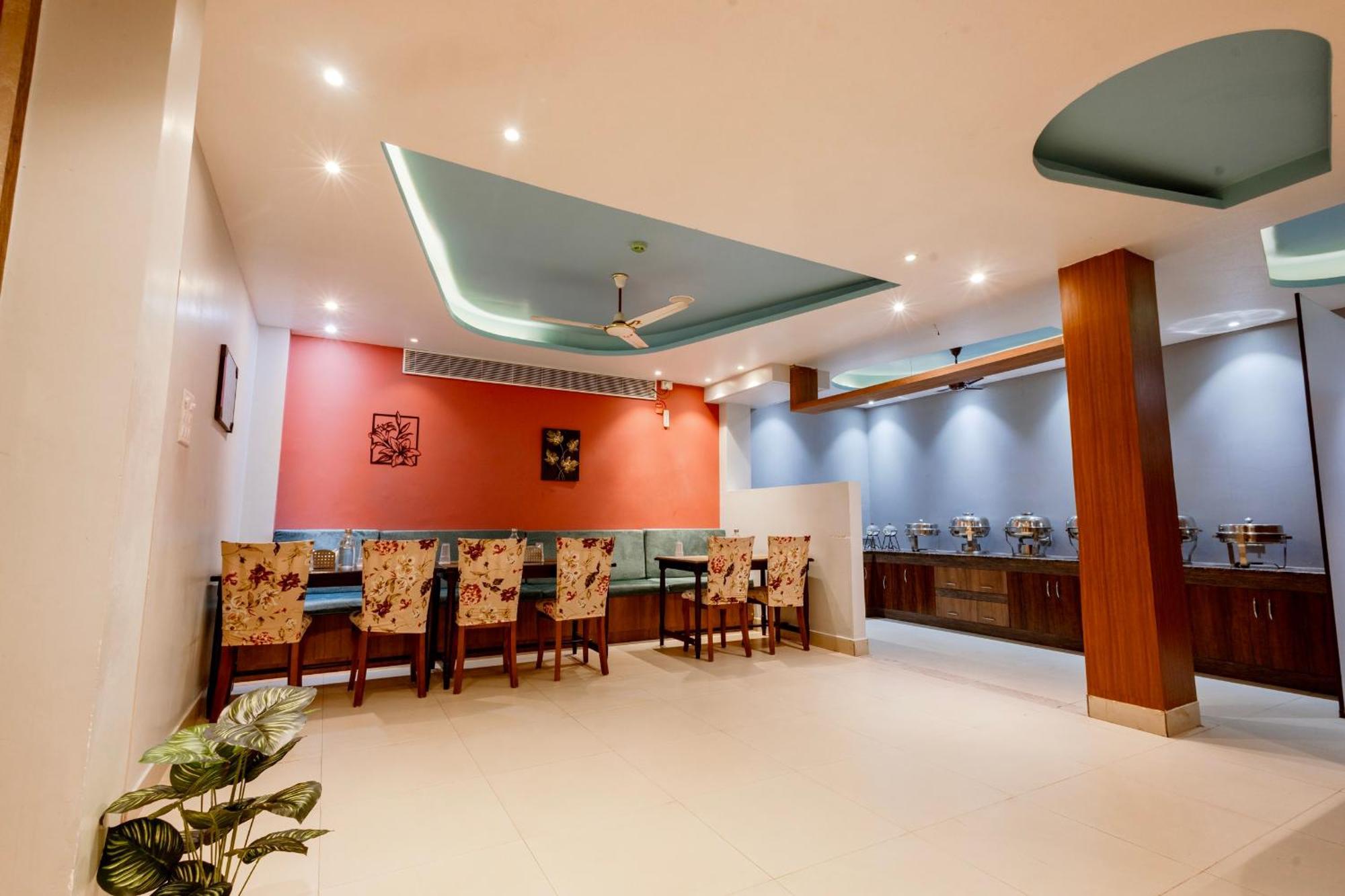 Hotel Serene Palace Port Blair Esterno foto