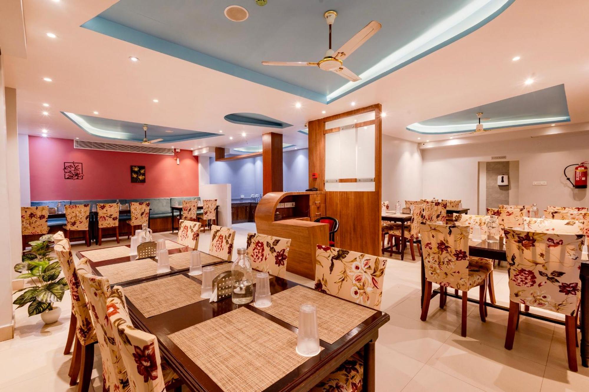 Hotel Serene Palace Port Blair Esterno foto