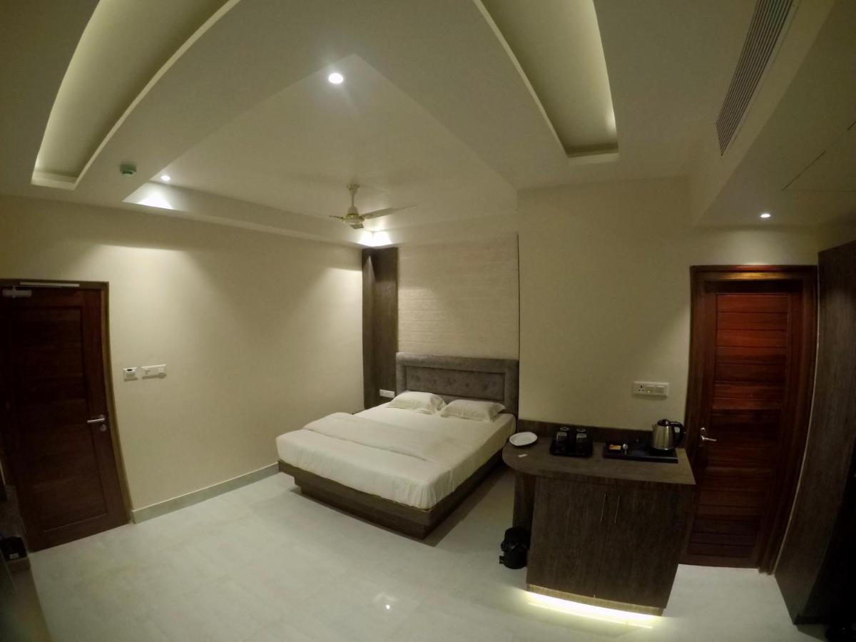 Hotel Serene Palace Port Blair Esterno foto